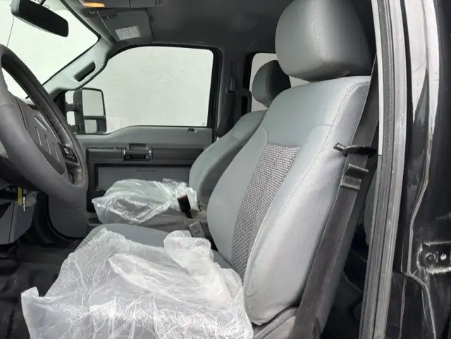 2015 Ford Super Duty F-250 SRW 4WD CREW CAB-SHORT BOX-1 OWNER- - Photo 11
