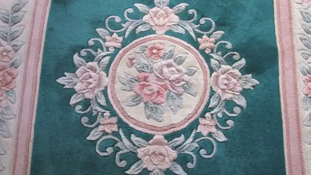 WONDERFUL 46"X 72" HANDMADE FLOWER MOTIF WOOL RUG - Photo 5