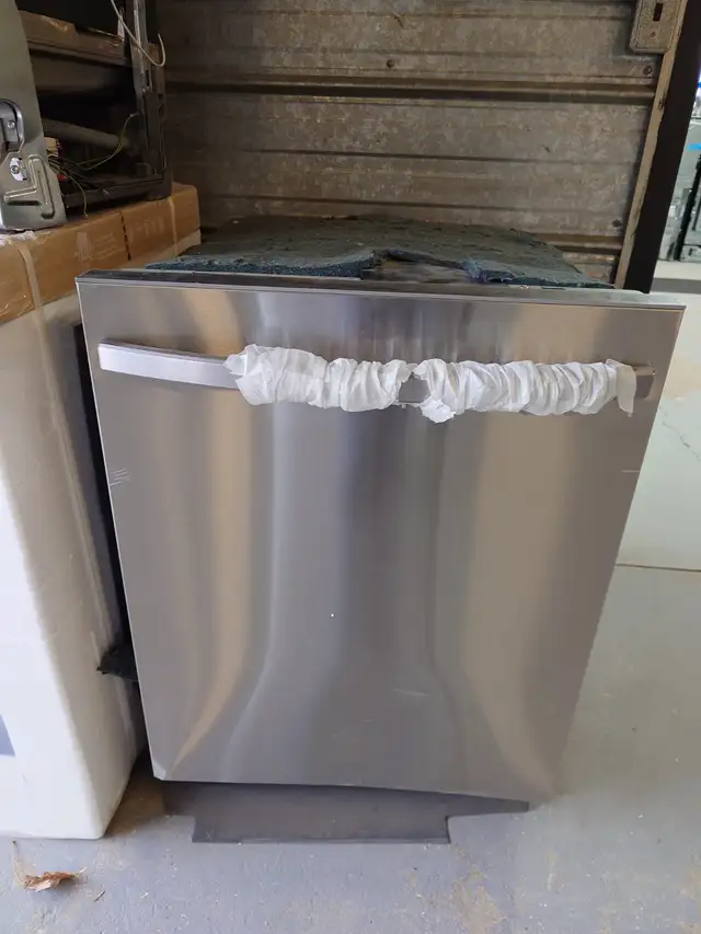 Samsung '24' Stainless Steel Dishwasher on Sale‼️