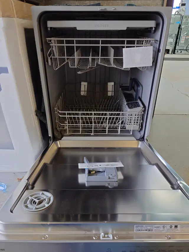 Samsung '24' Stainless Steel Dishwasher on Sale‼️ - Photo 4