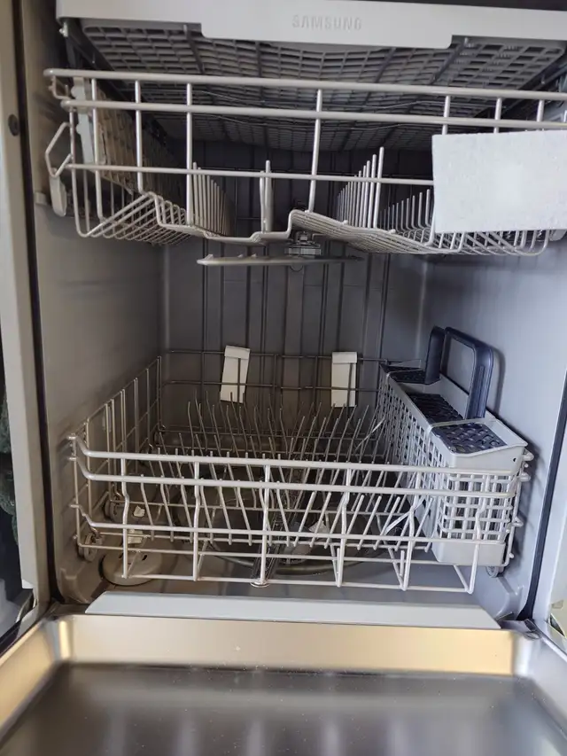 Samsung '24' Stainless Steel Dishwasher on Sale‼️ - Photo 5