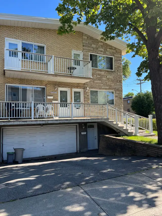 Ahunstic/Nouveau Bordeaux Bachelor bas de triplex