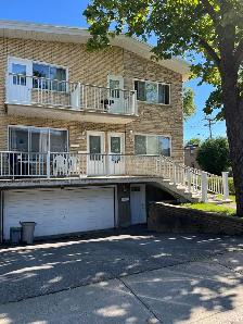 Ahunstic/Nouveau Bordeaux Bachelor bas de triplex