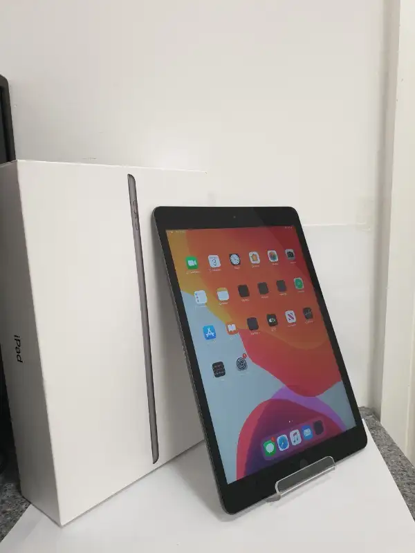 Apple- iPad 8th Gen. 32 GB I Wifi on Sale - Photo 2