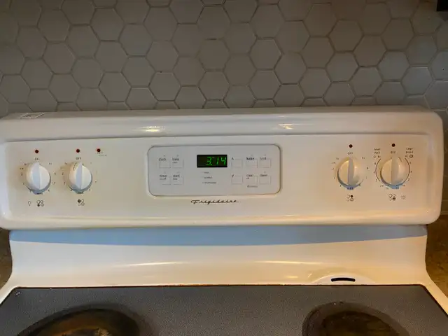 Frigidaire stove for sell - Photo 3