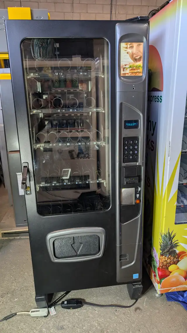 Vive Combo Vending Machines - Photo 4