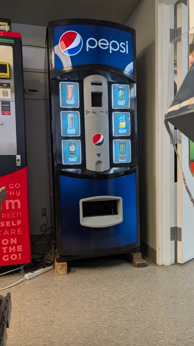 Vive Combo Vending Machines - Photo 6
