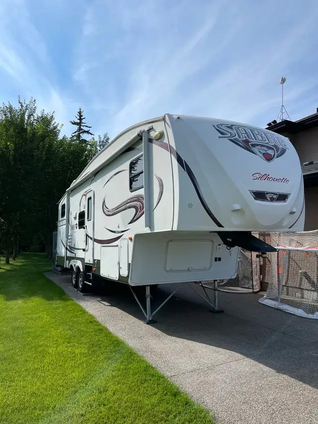 2014 Sabre 29BHTS 5th Wheel RV - Bunkhouse