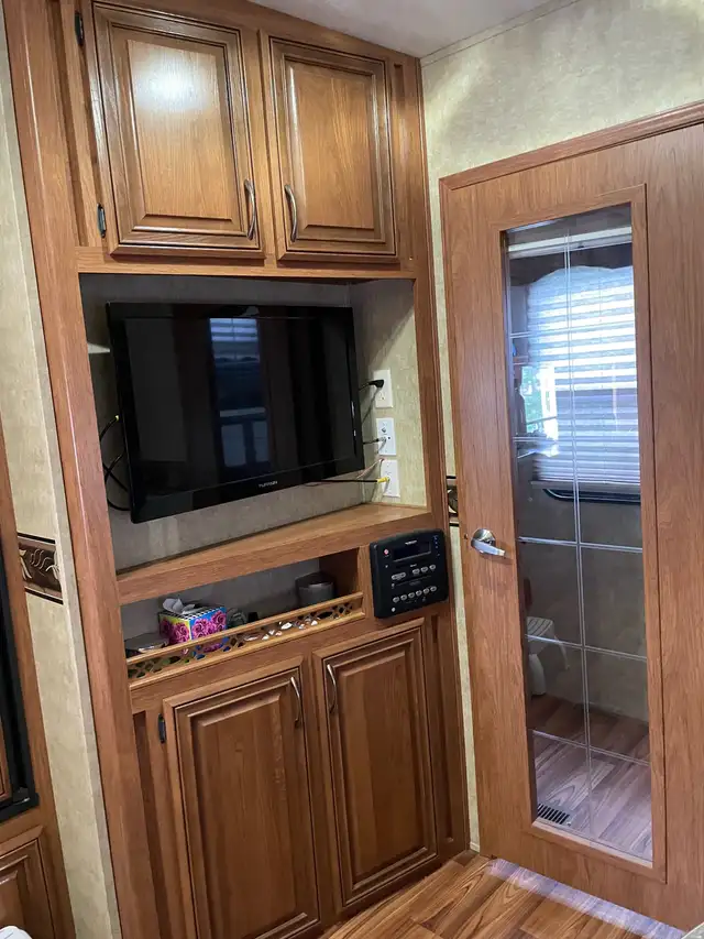 2014 Sabre 29BHTS 5th Wheel RV - Bunkhouse - Photo 4
