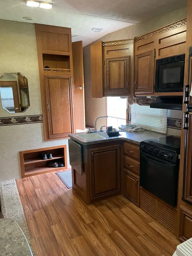 2014 Sabre 29BHTS 5th Wheel RV - Bunkhouse - Photo 5
