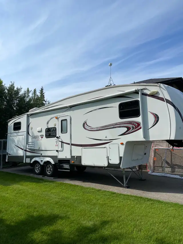 2014 Sabre 29BHTS 5th Wheel RV - Bunkhouse - Photo 8