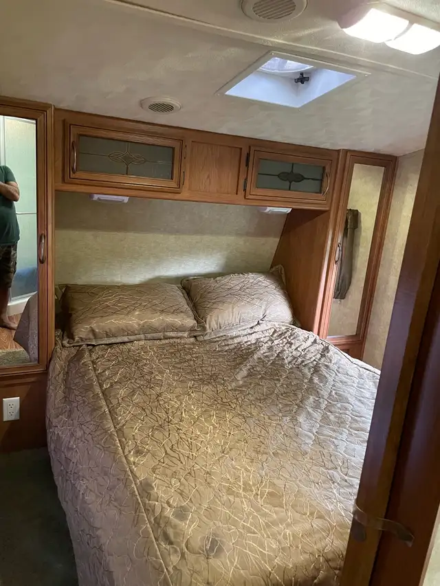 2014 Sabre 29BHTS 5th Wheel RV - Bunkhouse - Photo 10