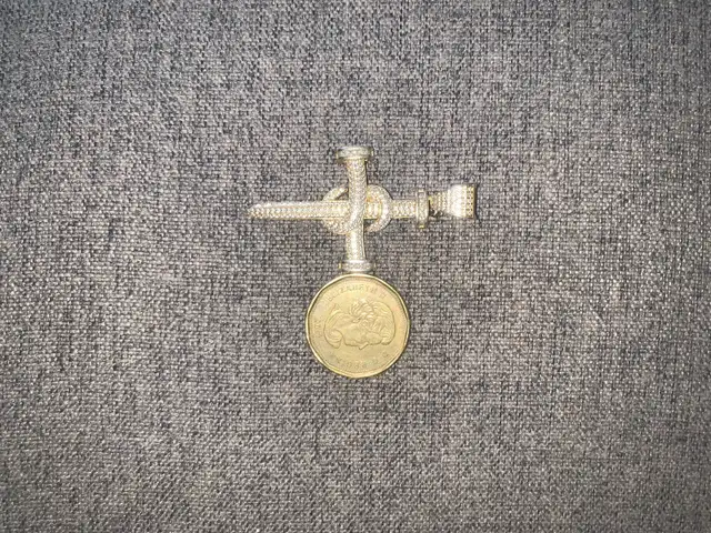 Cross pendant