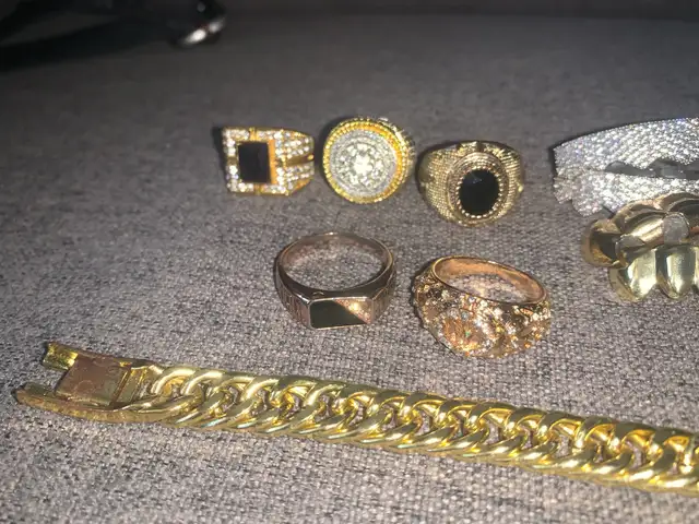 costume jewelry - Photo 3