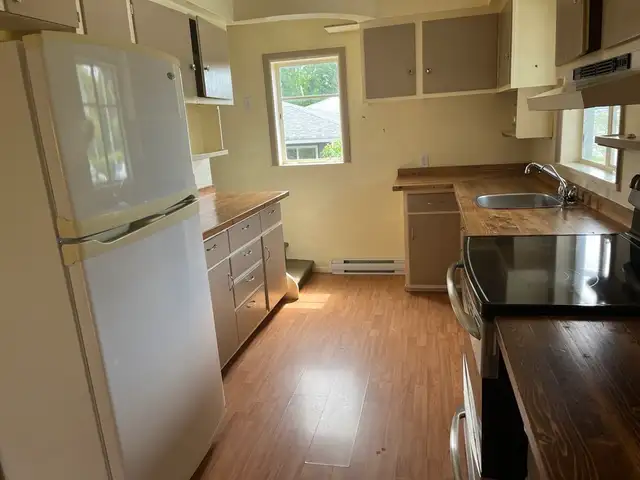 1539 Church Ave - 3 bed/1 bath plus den - Photo 6
