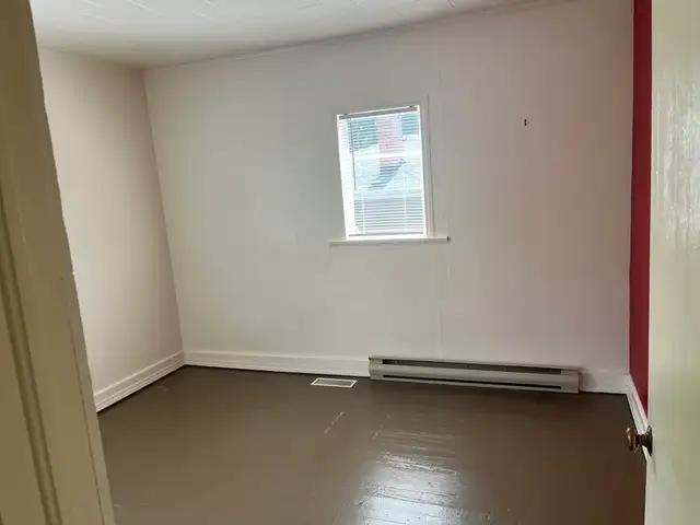 1539 Church Ave - 3 bed/1 bath plus den - Photo 8