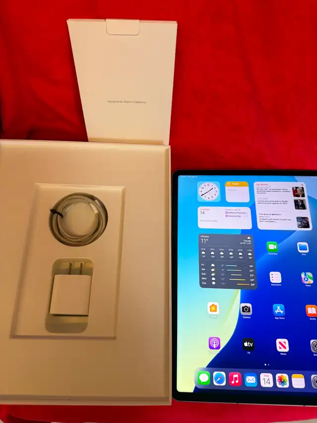 12.9' iPad Pro Wi-Fi   Cellular 256GB 6th Gen W Box Charger - Photo 3