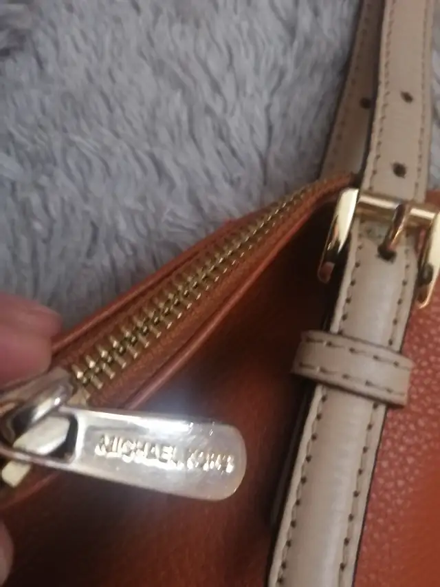 Orange Michael Kors purse and Daniel leather purse $15 each - Photo 3