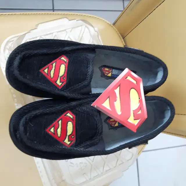 PANTOUFLES SUPERMANGR5garcon VELOURNOIR SEMELLES CAOUTCHOUC$5.00