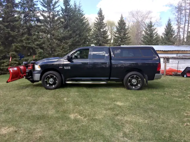2015 Dodge RAM 1500 4x4 Quad Cab w/ Snow Plow - Photo 5