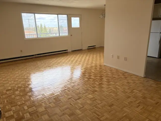 1 and 2 bedroom apts - Prime Orillia location - Photo 3