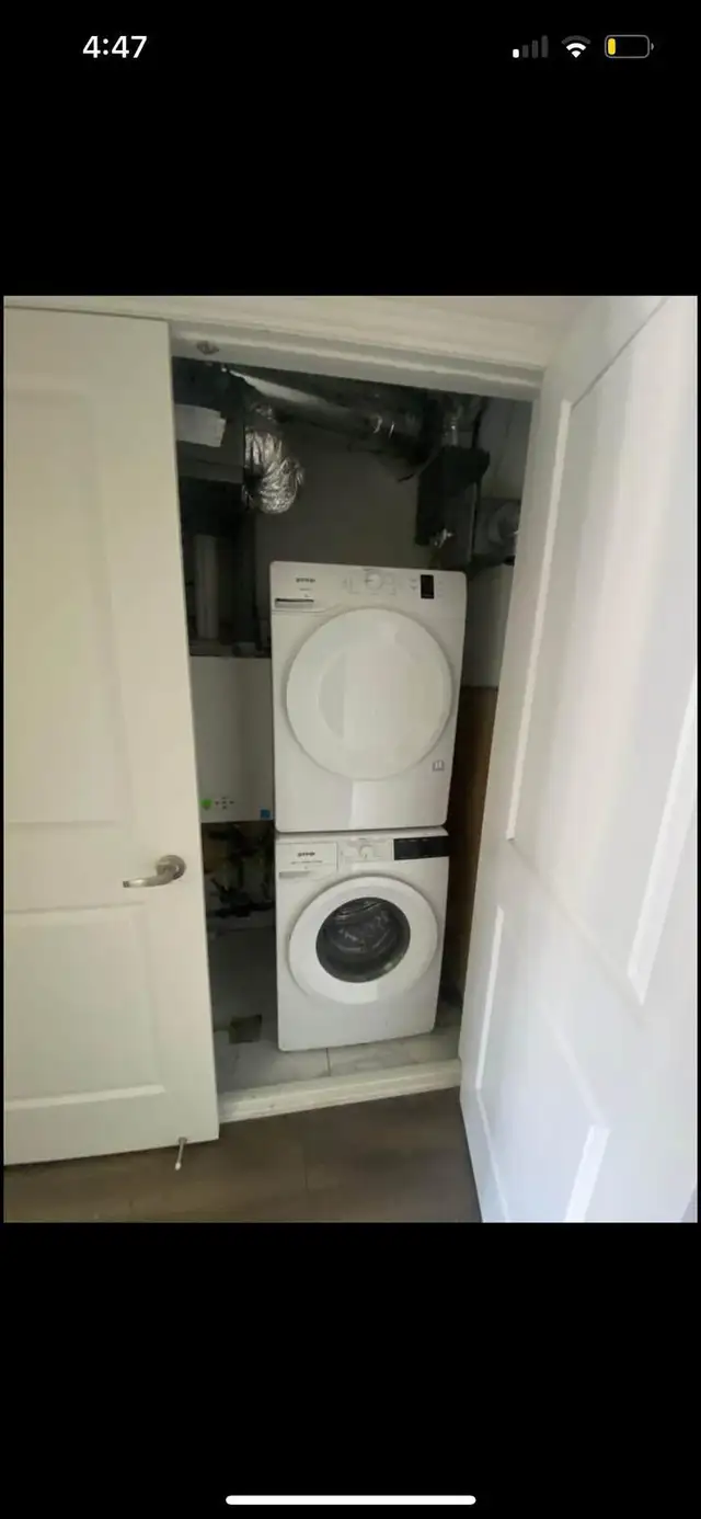 Beautiful 2 Bed Townhouse for Rent – Big Rooms, Balcony, Parking - Photo 8