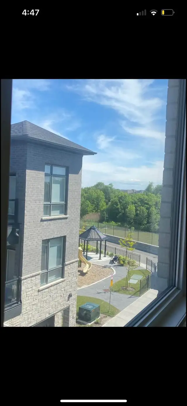 Beautiful 2 Bed Townhouse for Rent – Big Rooms, Balcony, Parking - Photo 10
