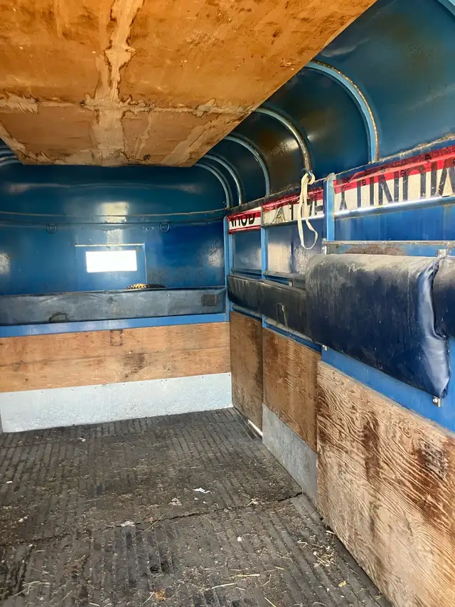4 horse steel trailer. - Photo 2