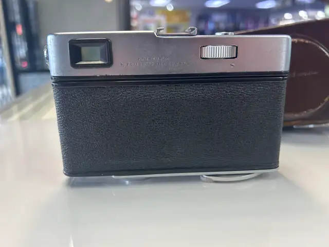 Fujica 35-SE SLR with case - Photo 4