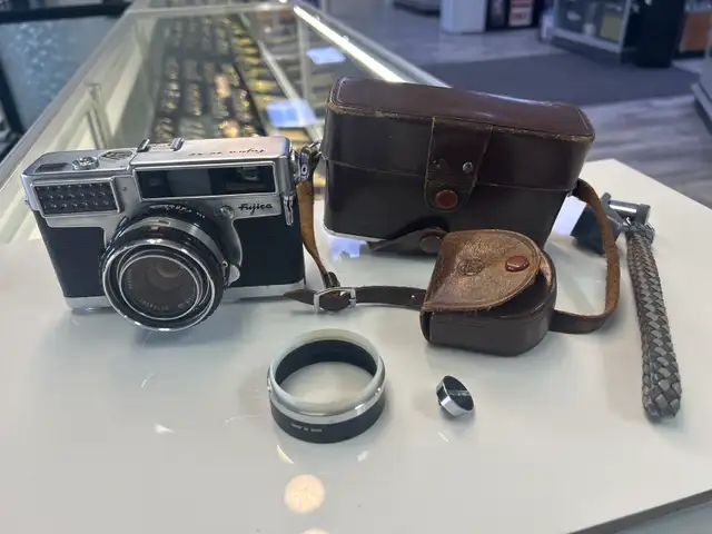 Fujica 35-SE SLR with case - Photo 8