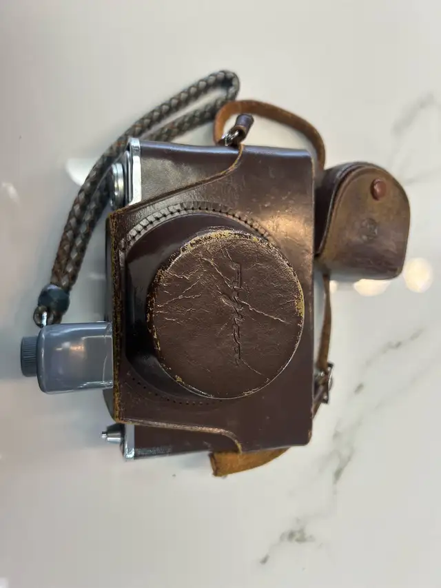 Fujica 35-SE SLR with case - Photo 9