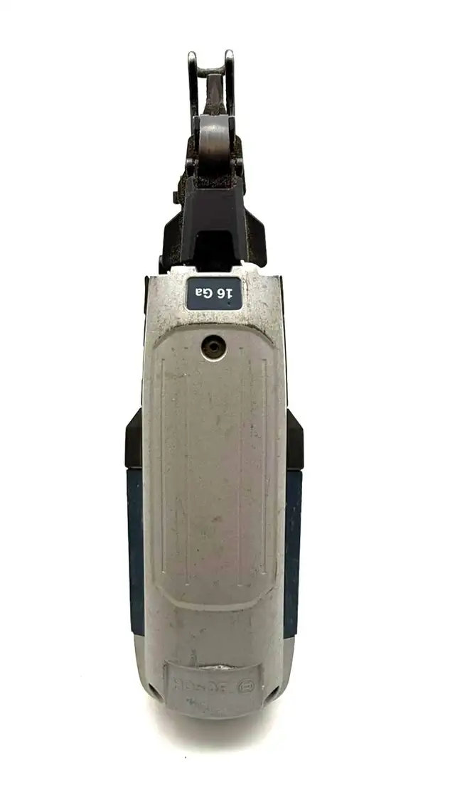 Bosch FNH180-16 18V Cordless 16GA Finish Nailer Kit - Photo 6