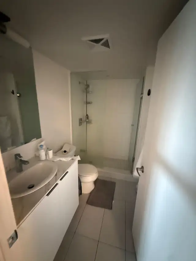 955 bay st 1 room for rent Weekend - Photo 2