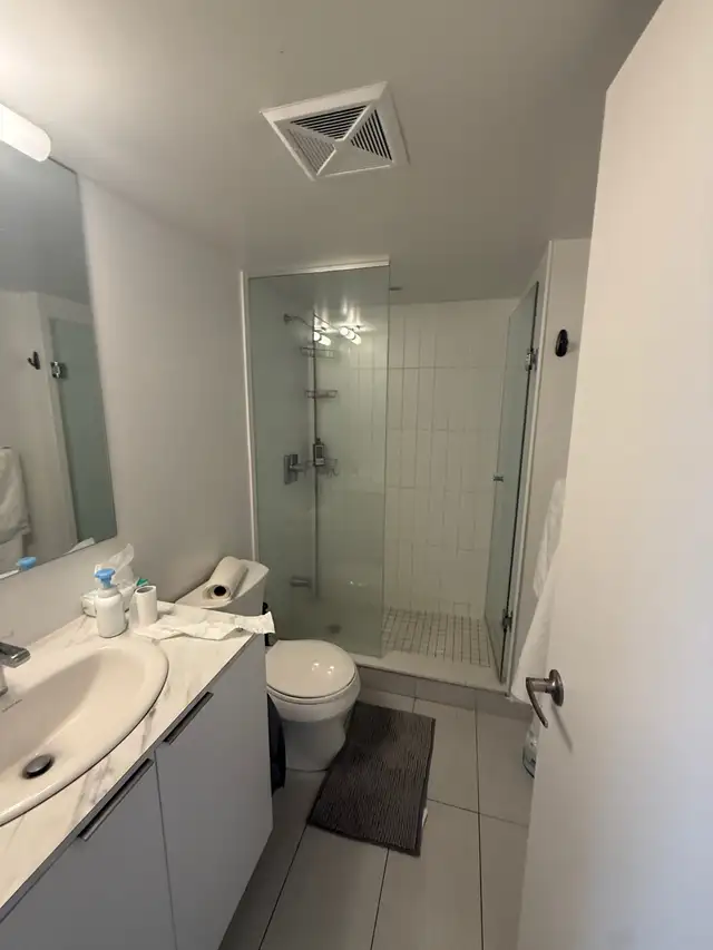 955 bay st 1 room for rent Weekend - Photo 3