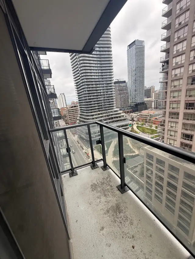 955 bay st 1 room for rent Weekend - Photo 10