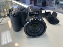 Fujifilm Finepix S4800 16MP camera