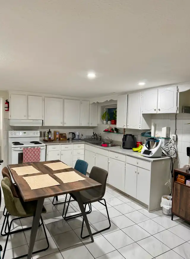 Charming 3 bedroom Wilson/Jane/Weston Rd.