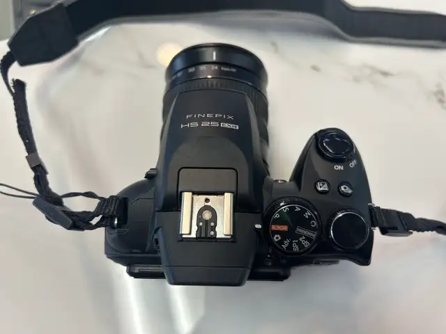 FujiFilm HS25 EXR 16MP Digital camera - Photo 5