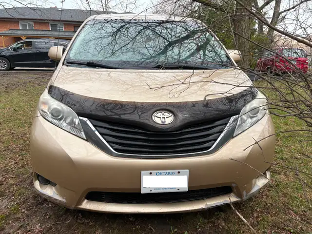 Toyota Sienna Van For Sale 2011 $1,000 - Photo 2