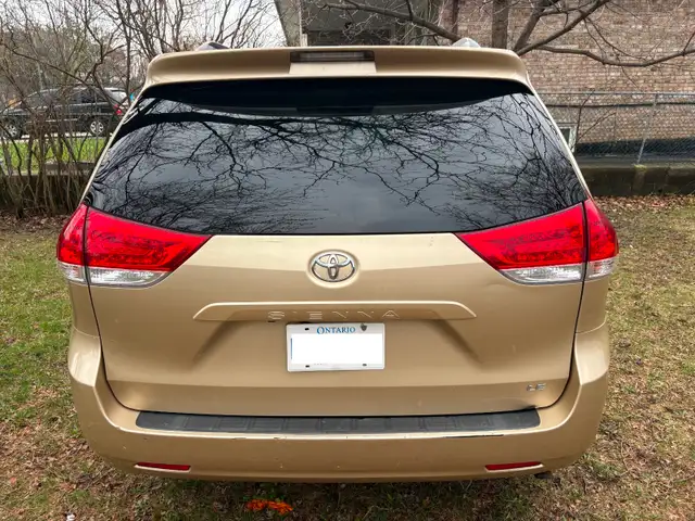 Toyota Sienna Van For Sale 2011 $1,000 - Photo 3