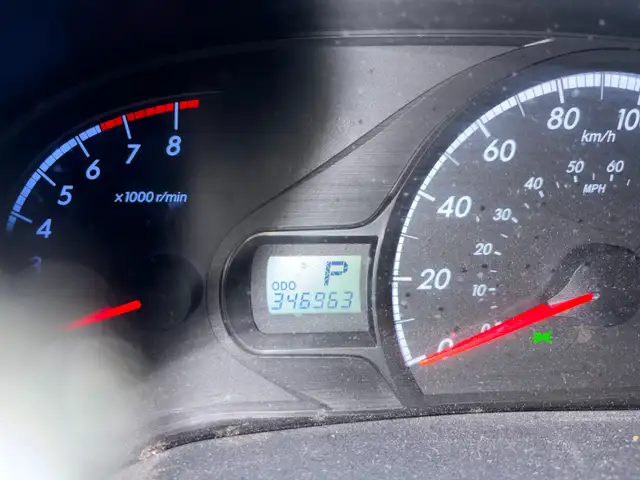 Toyota Sienna Van For Sale 2011 $1,000 - Photo 4