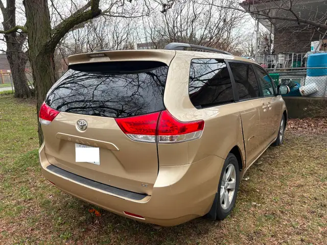 Toyota Sienna Van For Sale 2011 $1,000 - Photo 6