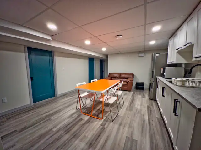 Modern Bedroom for Rent in Newly Developed Basement - Photo 4