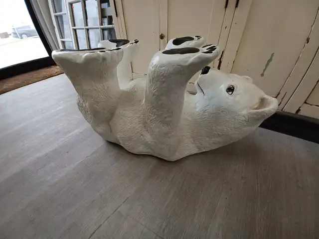 Vintage Polar Bear Coffee Table - Photo 2