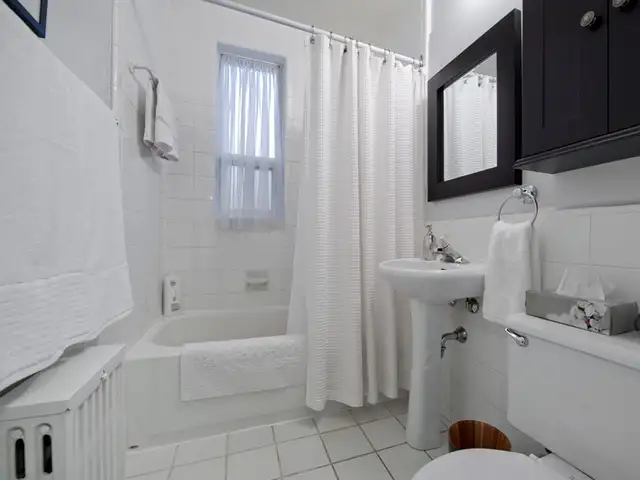 ONE MONTH FREE | North York Rentals | 2-12 Oakburn Crescent - Photo 4