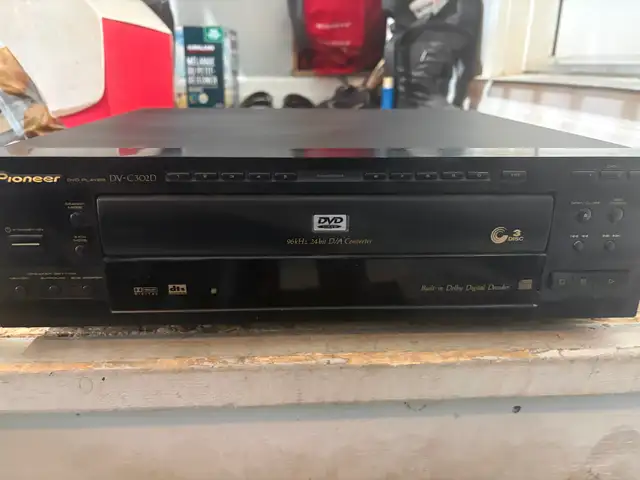 Pioneer DV-C302D 3-Disc CD/DVD Player