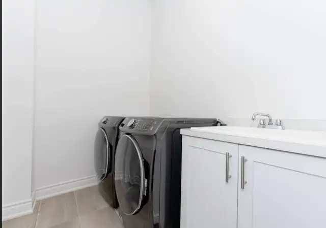 Private bedroom for rent - Photo 3