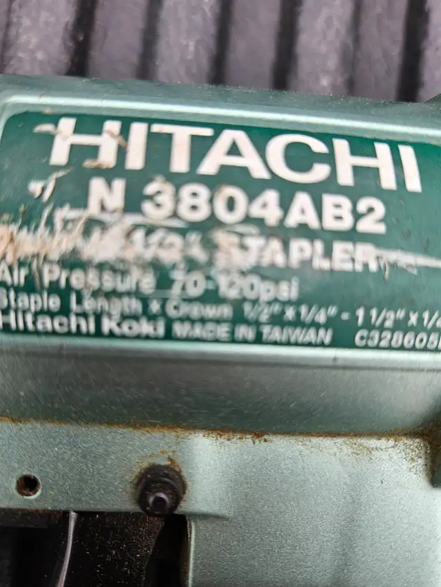 Hitachi 1/4 inch narrow crown stapler, 18 gauge, $ 80 - Photo 3