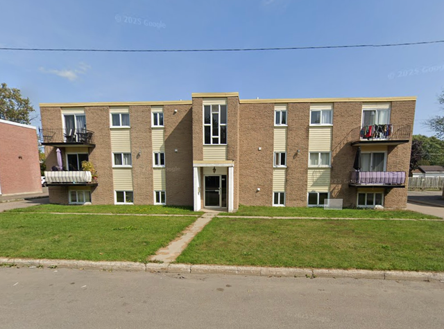 Beau grand 2 1/2, Beauport, Air climatisé, WIFI, JUILLET PROMO