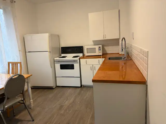 Beau très grand 2 1/2, Montcalm, Libre WIFI - Photo 2